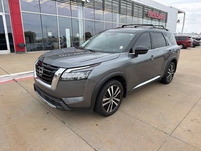 Used 2024 Nissan Pathfinder Platinum w/ Cargo Package