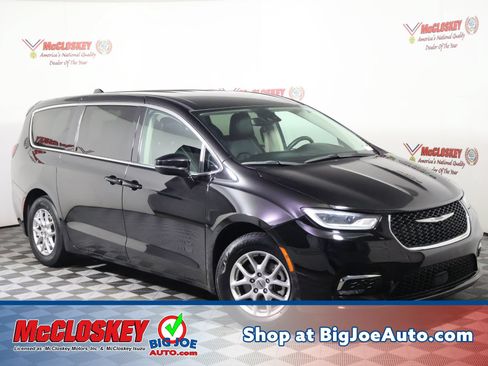 Used 2024 Chrysler Pacifica Touring-L FWD image 1