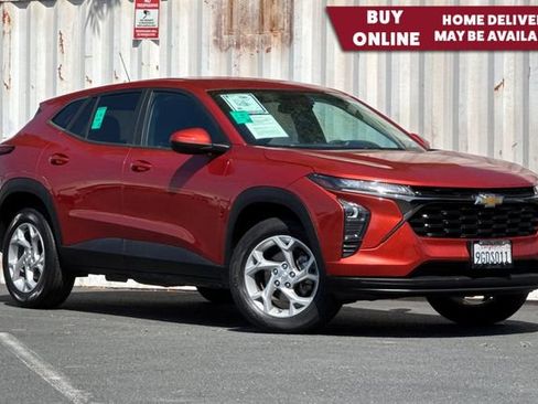 Used 2024 Chevrolet Trax LS w/ LS Convenience Package FWD image 1