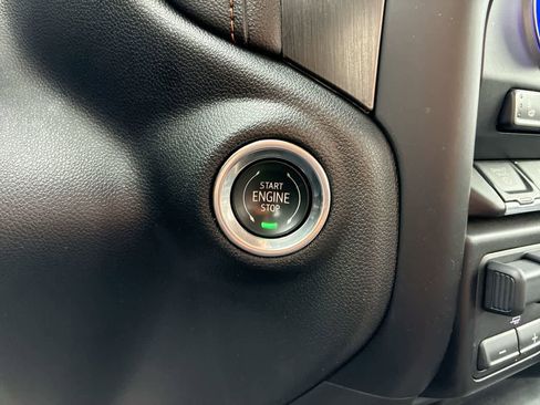 Used 2022 GMC Sierra 2500 AT4 w/ AT4 Premium Plus Package image 17