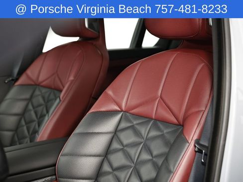 Used 2023 BMW 740i w/ Parking Assistance Package RWD image 26