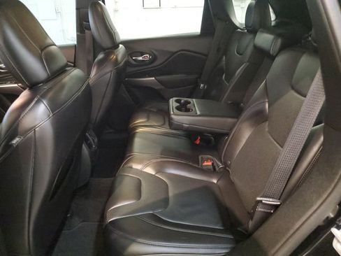 Used 2019 Jeep Cherokee Limited image 26