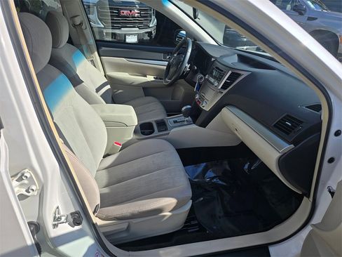 Used 2013 Subaru Outback 2.5i Premium w/ All-Weather Pkg image 44
