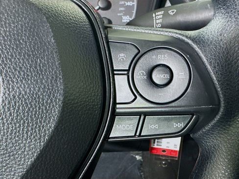 Used 2025 Toyota Corolla LE image 17