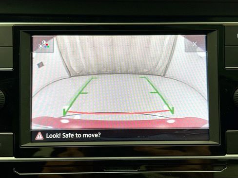 Used 2022 Volkswagen Jetta SE w/ Panoramic Sunroof Package image 14