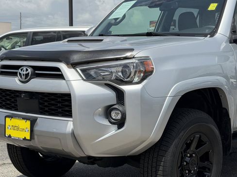 Used 2022 Toyota 4Runner TRD Off-Road Premium AWD/4WD image 8