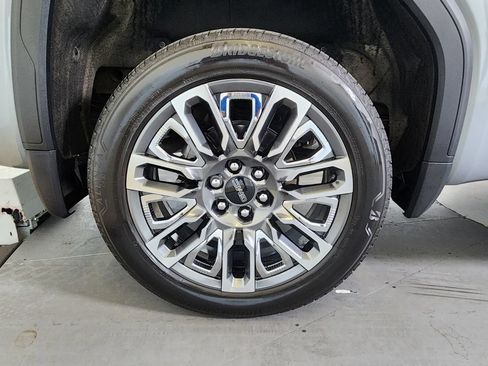 Used 2025 GMC Sierra 1500 Denali Ultimate AWD/4WD image 12