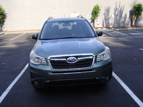 Used 2015 Subaru Forester 2.5i Touring w/ Eyesight & Navigation System AWD/4WD image 3