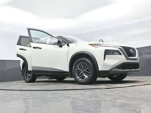 Used 2023 Nissan Rogue S image 24