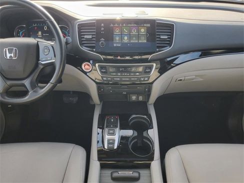 Used 2019 Honda Pilot Touring image 32