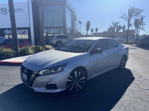 Used 2020 Nissan Altima 2.5 SR image 1