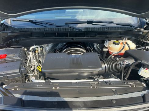 Used 2024 Chevrolet Tahoe LT image 3