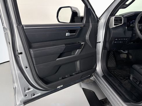 Used 2024 Toyota Tundra Platinum AWD/4WD image 22