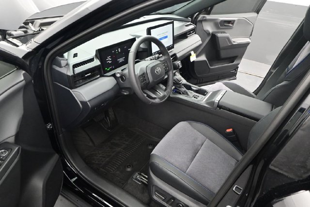 New 2026 Toyota RAV4 XSE AWD/4WD image 4