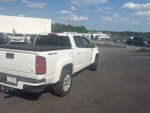 Used 2022 Chevrolet Colorado LT w/ LT Convenience Package AWD/4WD image 13