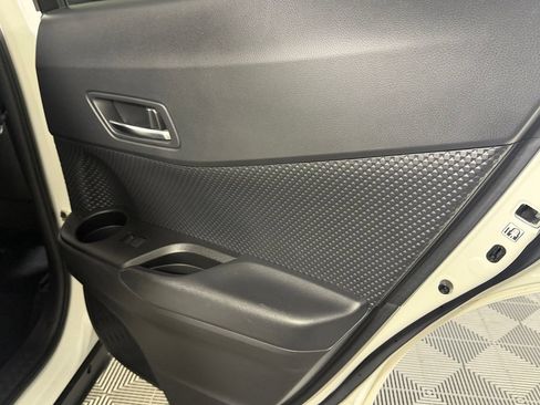 Used 2021 Toyota C-HR XLE FWD image 29
