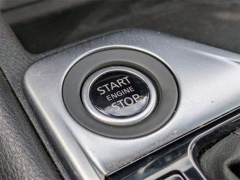 Used 2025 Nissan Sentra SV image 39