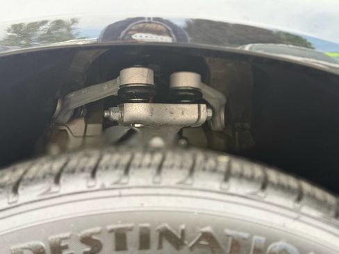 Used 2019 Audi e-tron Premium Plus image 94