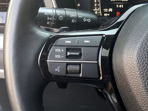 Used 2025 Honda Pilot Elite image 26