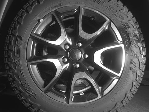 Used 2025 Jeep Compass Trailhawk image 13