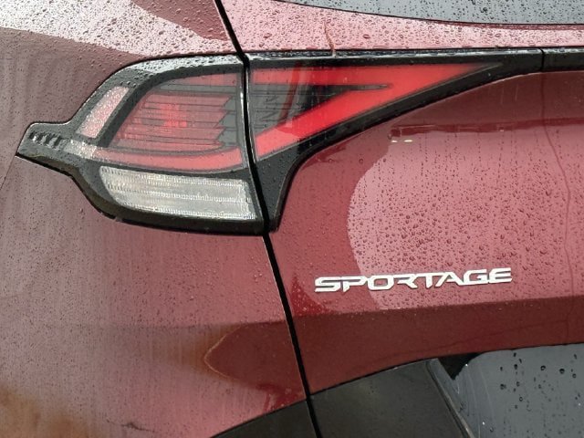 Used 2025 Kia Sportage SX FWD image 5