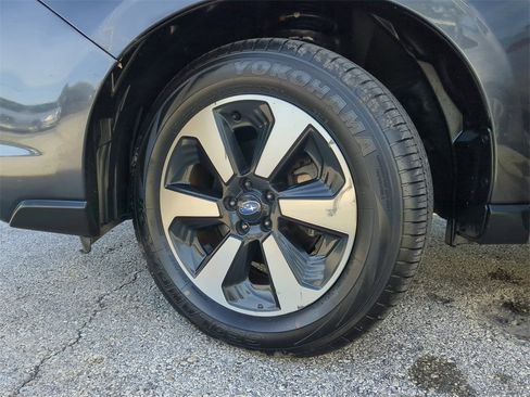 Used 2017 Subaru Forester 2.5i Premium image 32