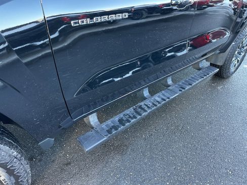 Used 2023 Chevrolet Colorado Z71 w/ Z71 Convenience Package 2 image 9