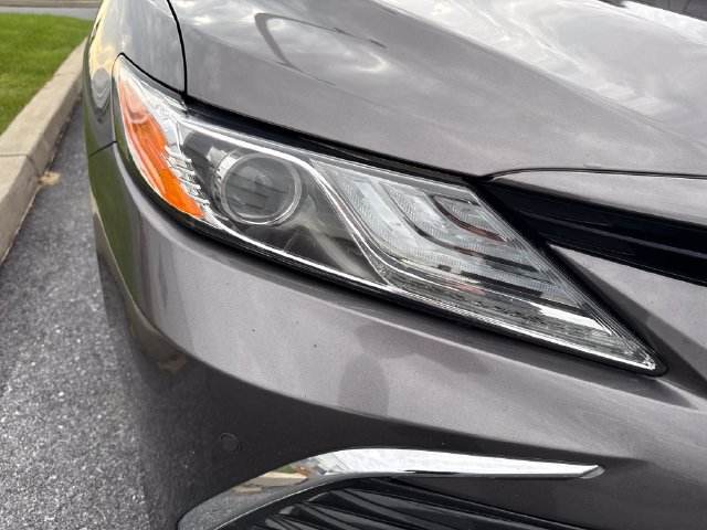 Used 2022 Toyota Camry XLE w/ Navigation Upgrade Package FWD image 14