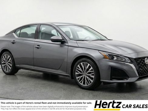 Used 2025 Nissan Altima 2.5 SV FWD image 1