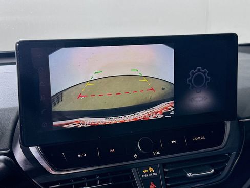 Used 2024 Nissan Altima 2.5 SR w/ SR Premium Package image 8