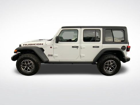 Used 2025 Jeep Wrangler Unlimited Rubicon AWD/4WD image 2