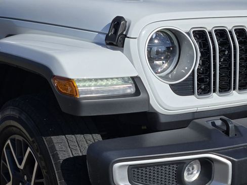 Used 2024 Jeep Wrangler Unlimited Sahara w/ Safety Group AWD/4WD image 8