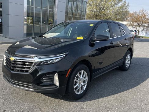 Used 2024 Chevrolet Equinox LT image 3