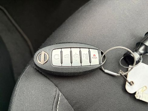 Used 2025 Nissan Altima 2.5 SV image 32