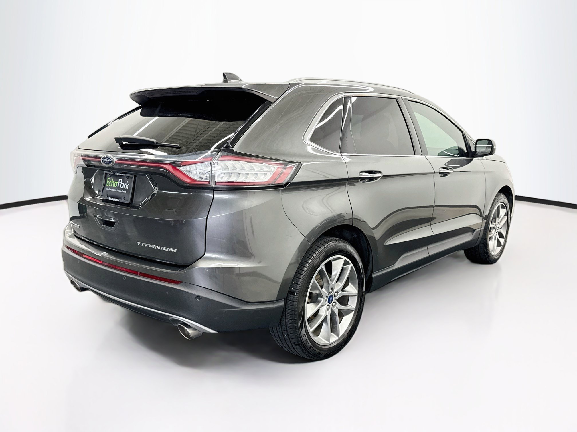 Used 2015 Ford Edge Titanium w/ Technology Package FWD image 9