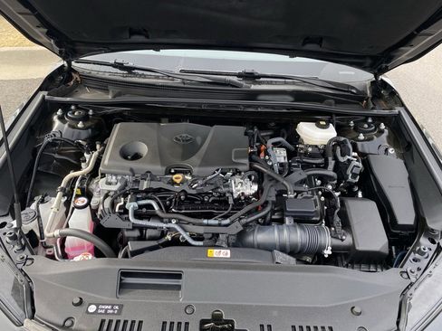 Used 2025 Toyota Camry SE image 28