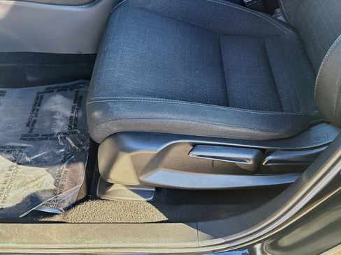 Used 2023 Honda HR-V LX image 17