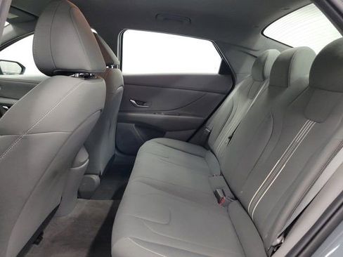 Used 2023 Hyundai Elantra SEL FWD image 12