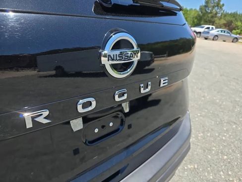Used 2021 Nissan Rogue S FWD image 10