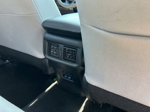 Used 2022 Toyota RAV4 XLE w/ Convenience Package AWD/4WD image 45