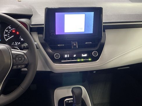 Certified 2025 Toyota Corolla SE image 31