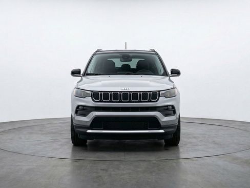 Used 2025 Jeep Compass Limited image 2