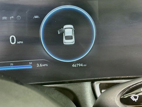 Used 2025 Hyundai Elantra SEL FWD image 19