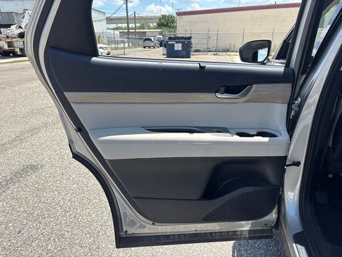 Used 2021 Hyundai Palisade SEL w/ Premium Package FWD image 12