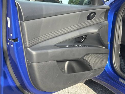 Certified 2025 Hyundai Elantra Sport FWD image 10
