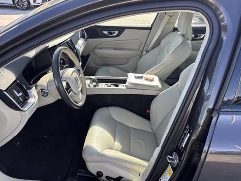 Used 2023 Volvo S60 B5 Core FWD image 4
