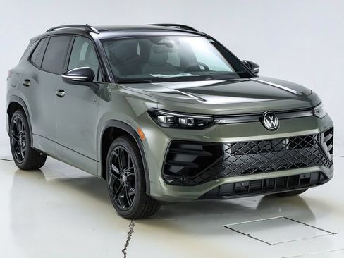 New 2026 Volkswagen Tiguan SE R-Line FWD image 15