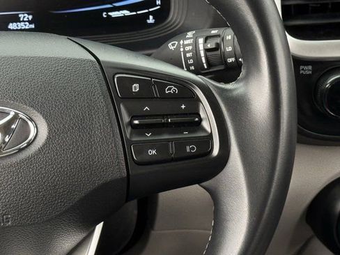 Used 2024 Hyundai Venue SEL FWD image 18
