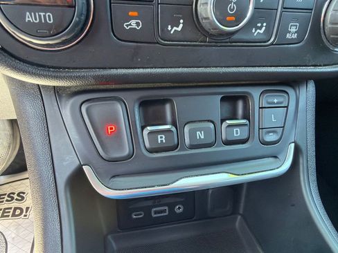 Used 2020 GMC Terrain SLT w/ Preferred Package image 31