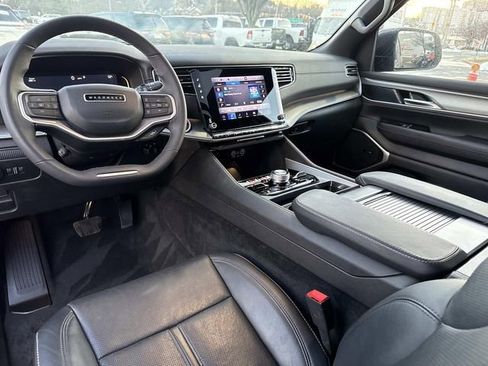 Used 2025 Jeep Wagoneer Series II image 25